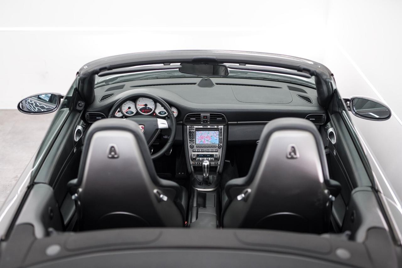 Porsche 911 Carrera 4 Cabriolet