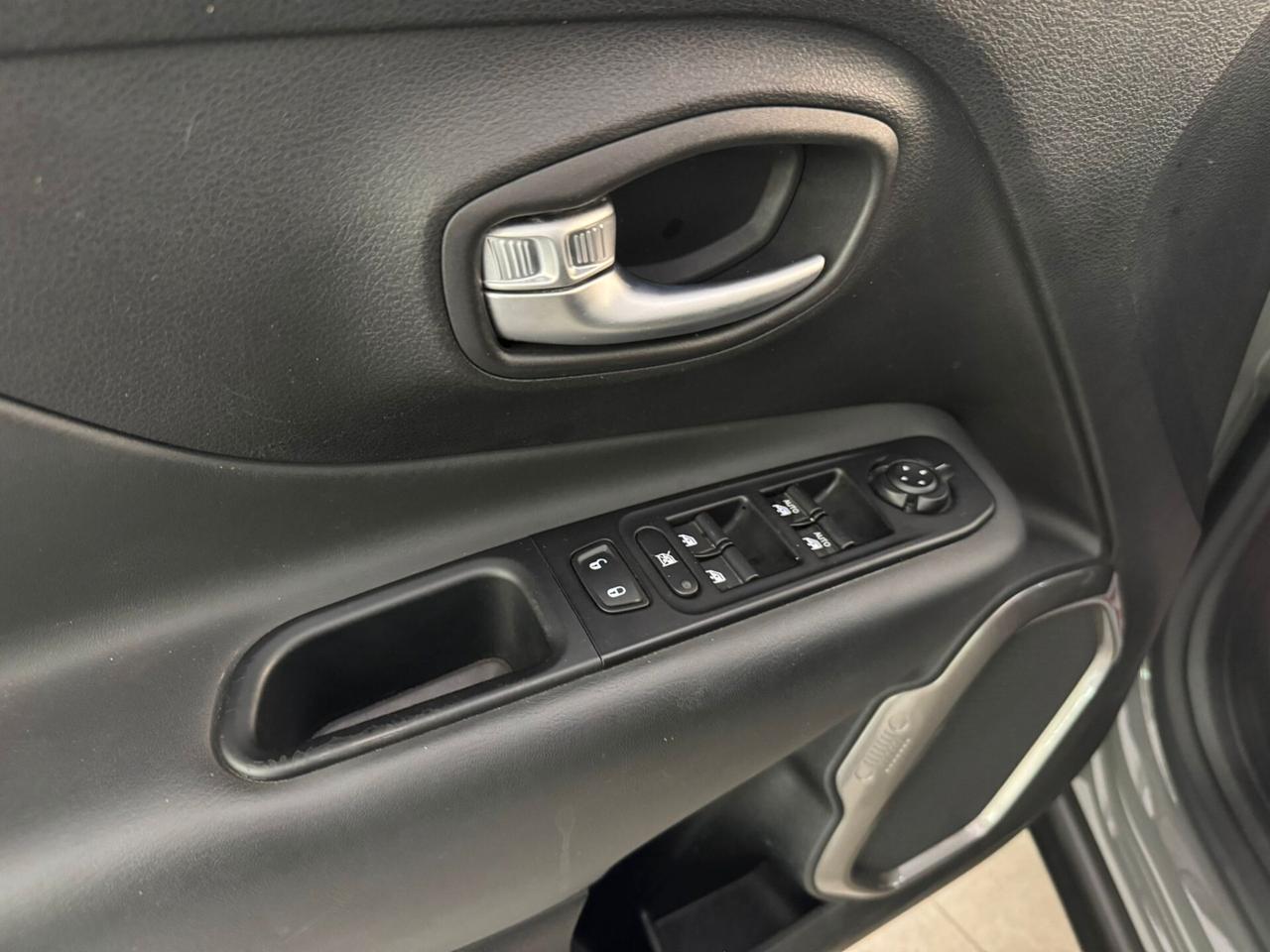 Jeep Renegade Limited / 1.0 cc 120cv / 2020 /