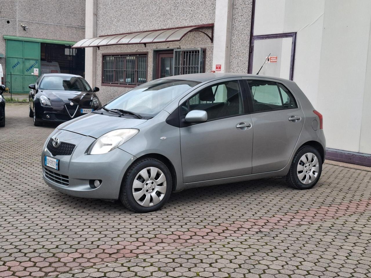 Toyota Yaris 1.3 5p. Sol *NEOPATENTATI*