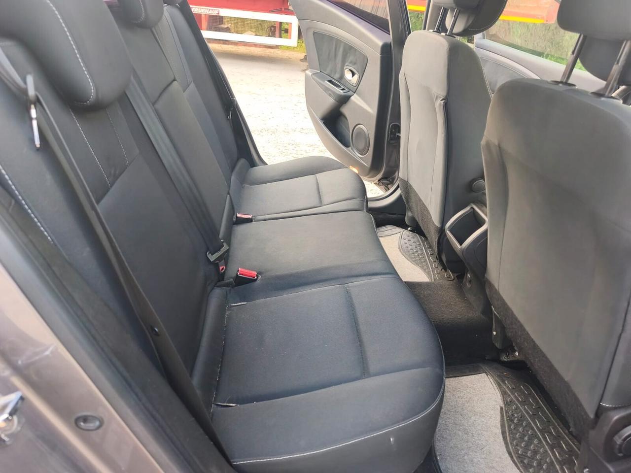Renault Megane Sw 2011----1.5 Diesel