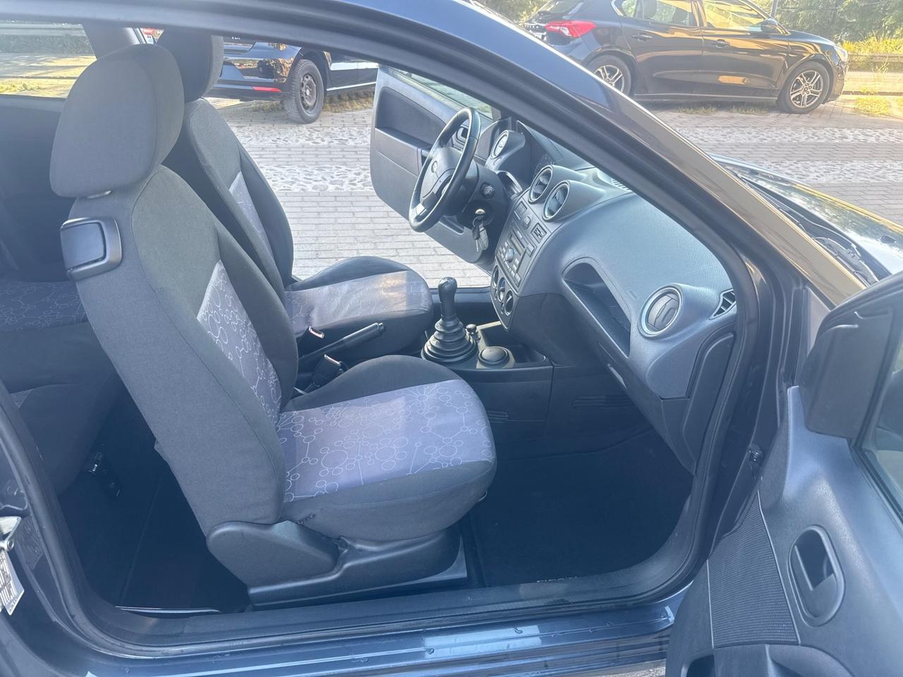 Ford Fiesta 1.4 TDCi 68CV 3 porte Titanium