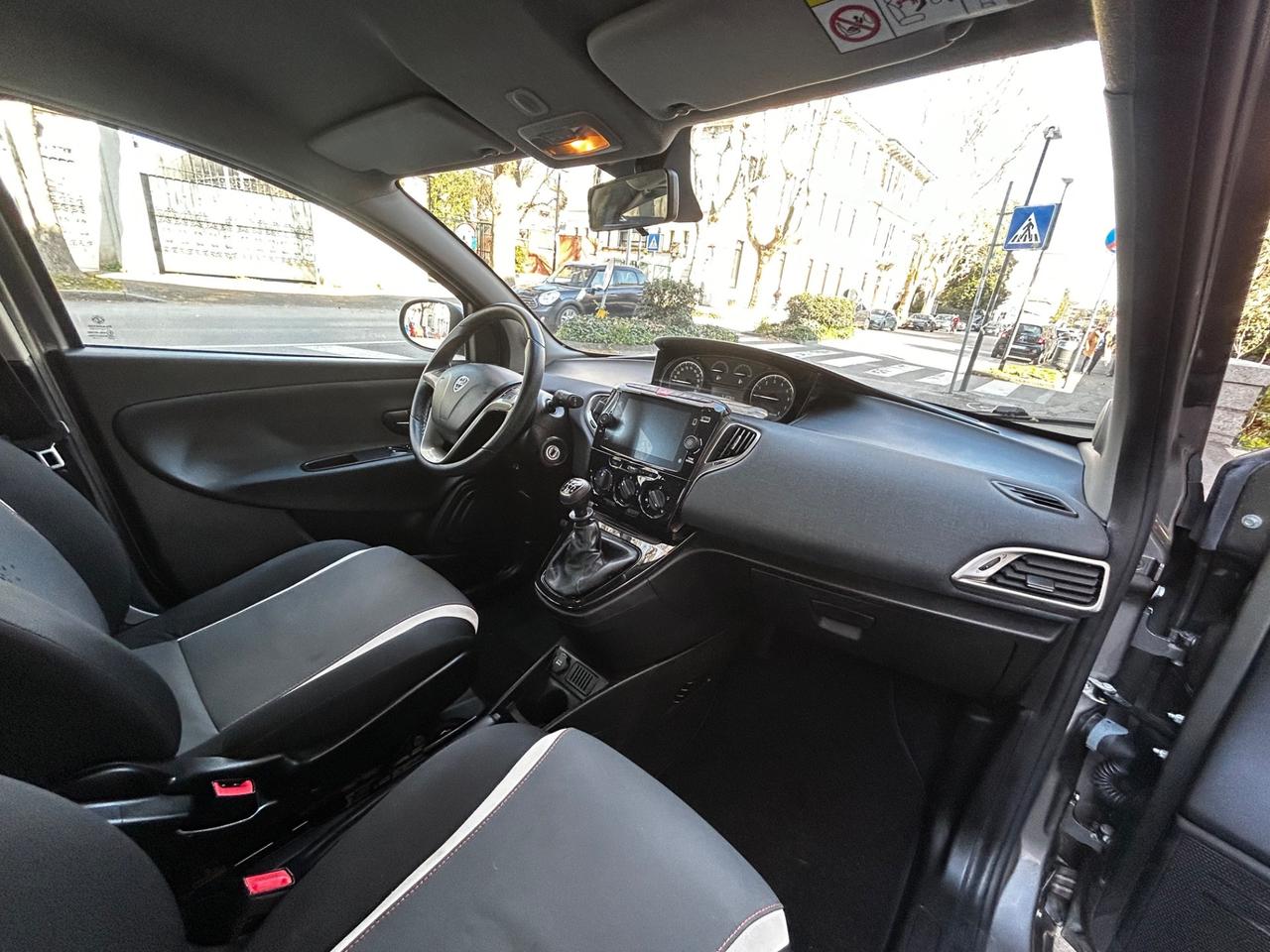 Lancia Ypsilon 1.0 FireFly HYBRID 5p s&s Gold *49000KM*CARPLAY*