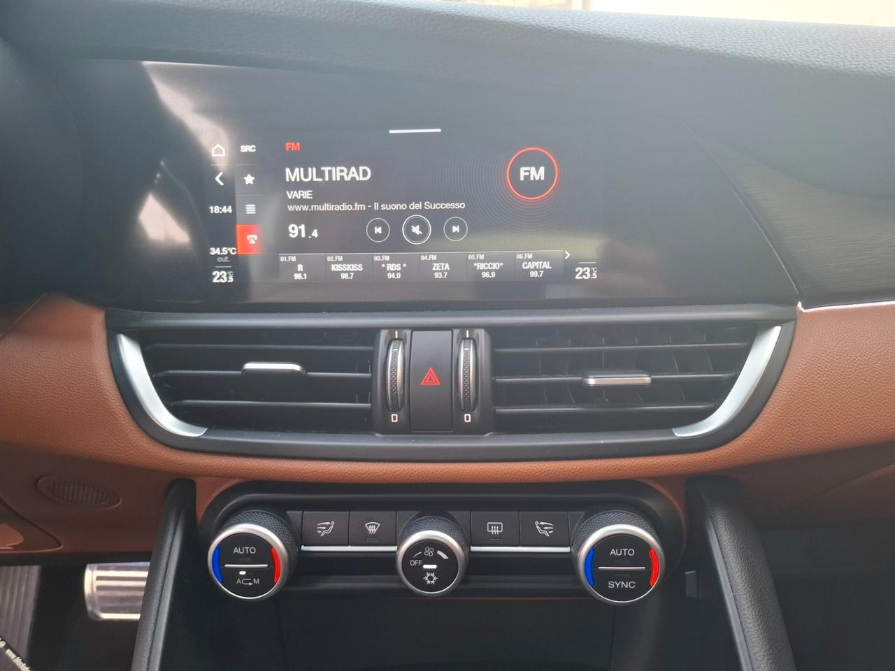 Alfa Romeo Giulia 2.2 allestimento " COMPETIZIONE "