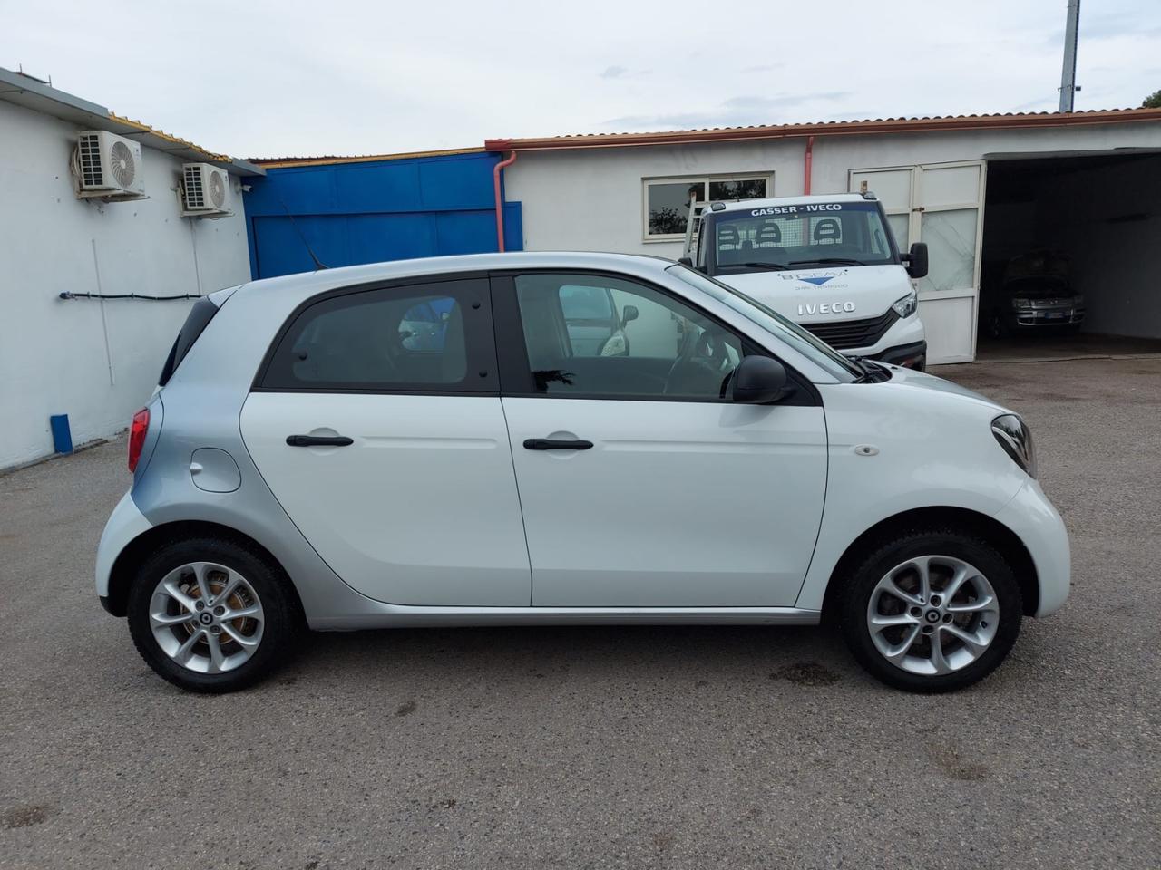 Smart Forfour 1.0 benz/71cv-km 44000-12/2017