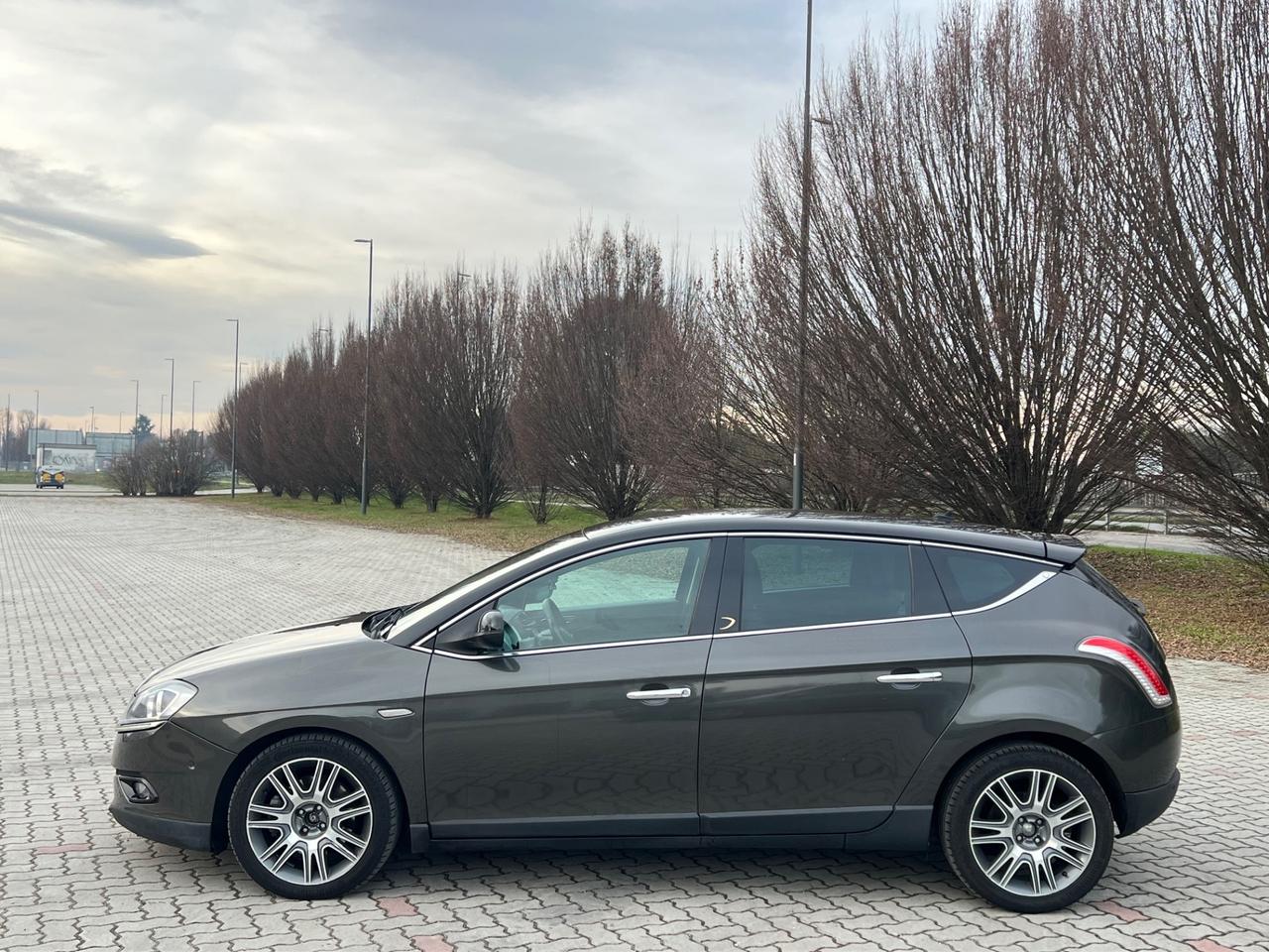 Lancia Delta 1.8 Di Turbo-Jet Sportronic Gold