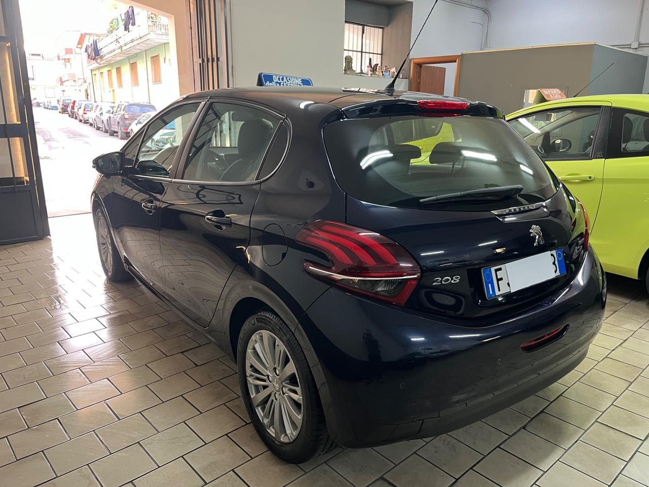 Peugeot 208 1.2 benzina Allure tagliandata 2017