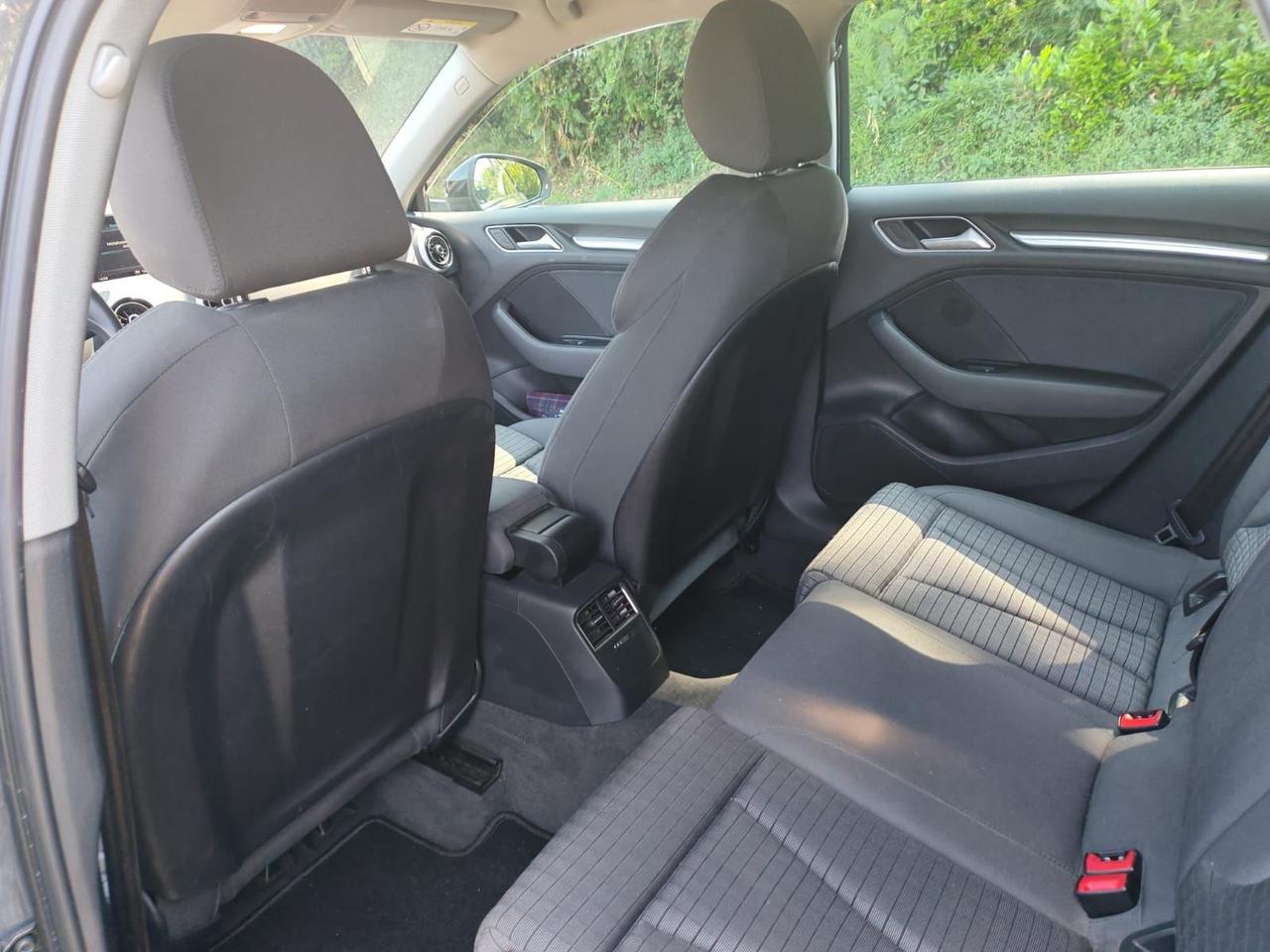 Audi A3 Sedan 30 TDI S tronic Sport