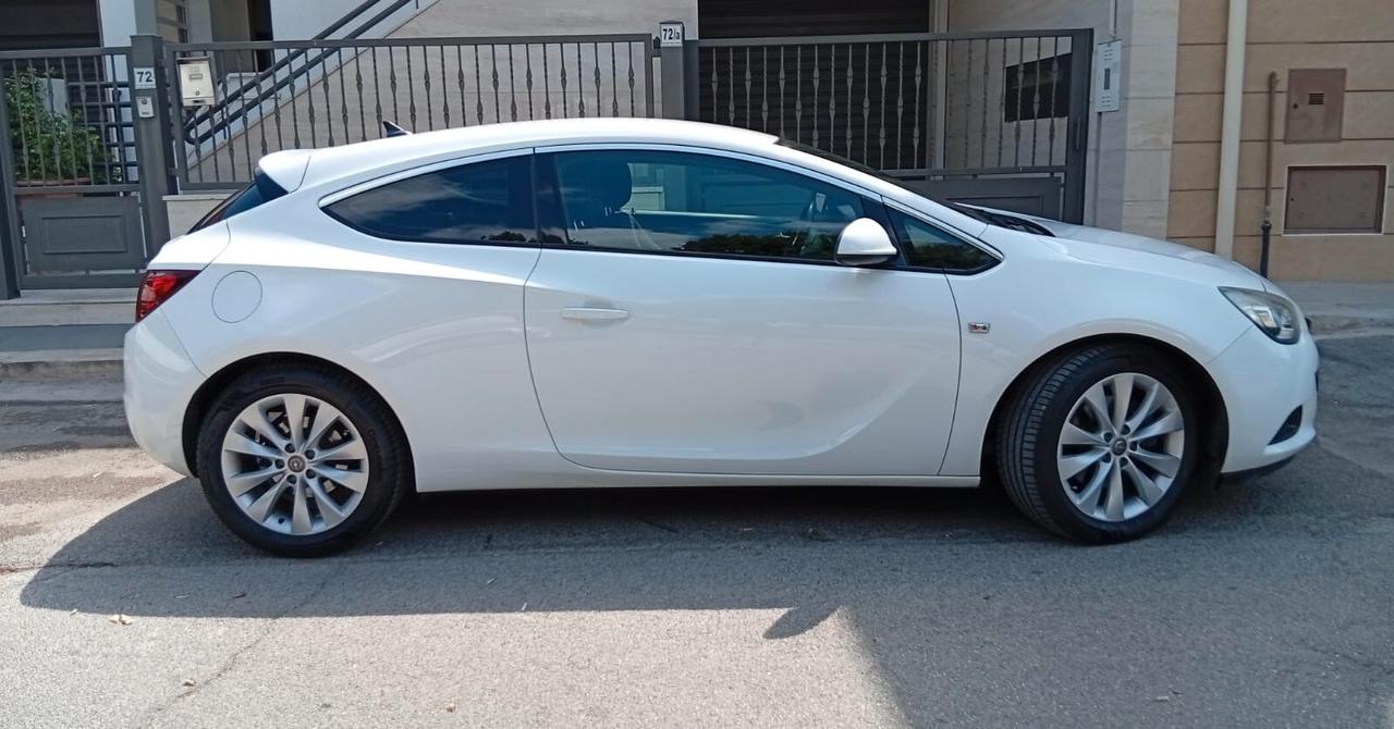 Opel Astra GTC 1.6 CDTI 110CV S&S 3 porte Cosmo