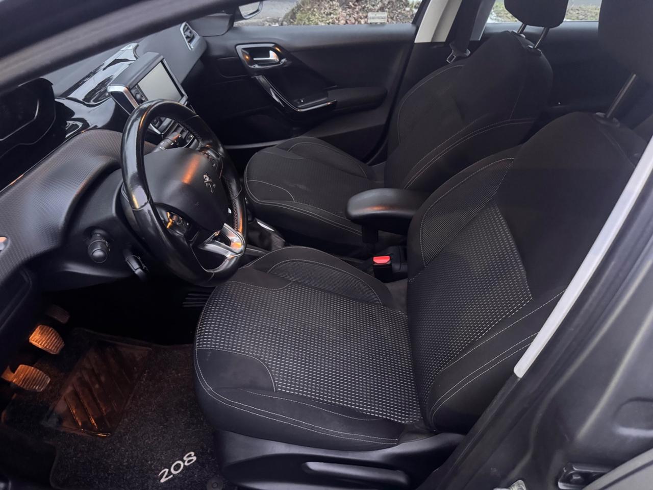 Peugeot 208 BlueHDi 75 5 porte Allure garanzia 12 mesi