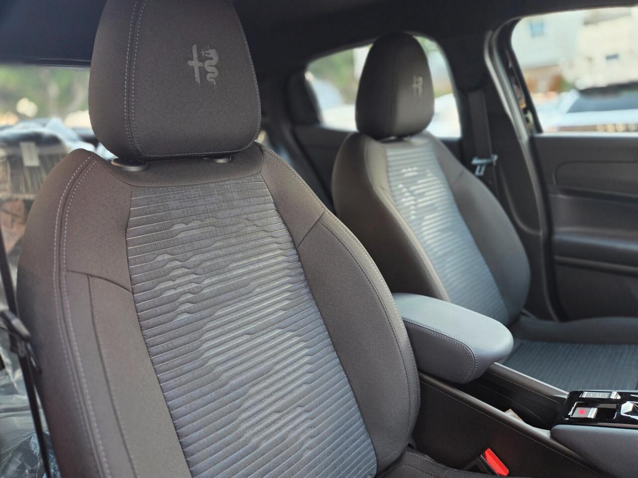 Alfa Romeo Junior 1.2 145cv Hybrid eDCT6 TECHNO PACK KM0