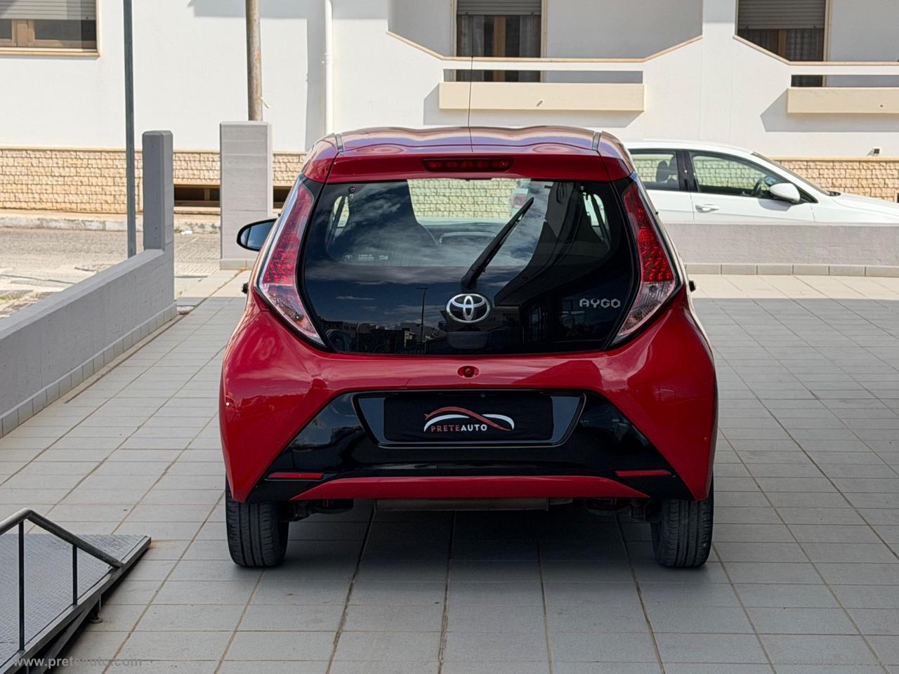 TOYOTA Aygo 1.0 VVT-i 69 CV 5p. x-cool MMT