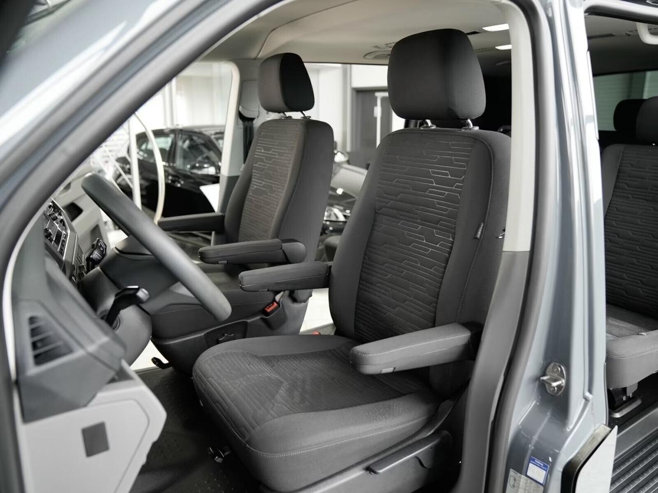 VOLKEWAGEN T 7 CARAVELLE POSTI 7 CL 2.0 TDI 150CV DSG CAMBIO AUT. con K m 46.000 garanzia 12 mesi