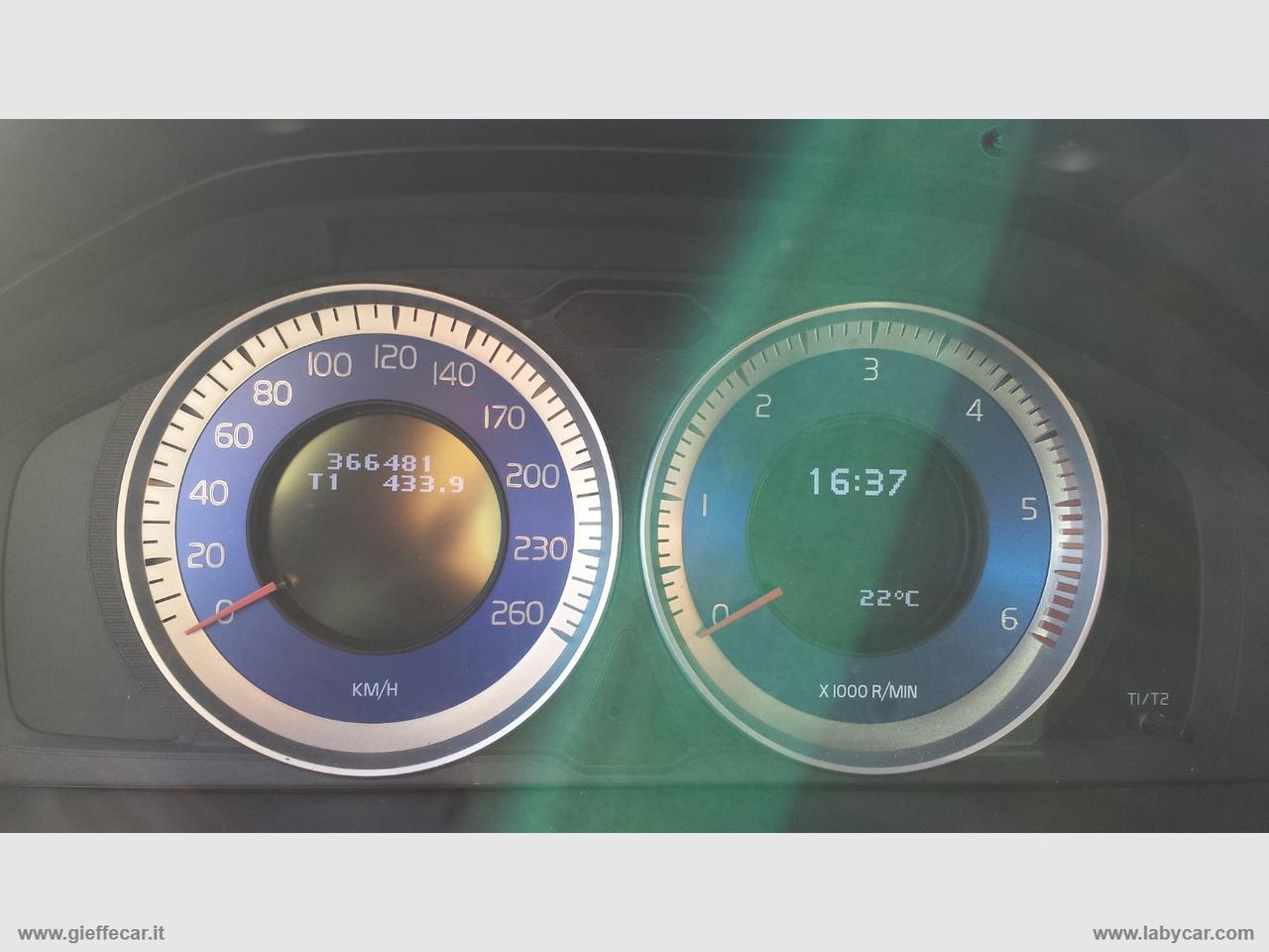 VOLVO V60 D3 Geartronic R-design