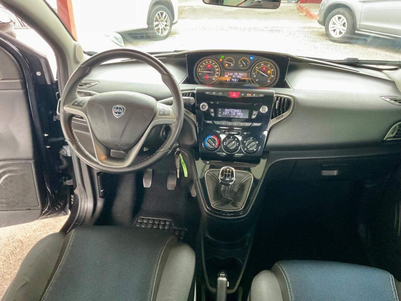 Ypsilon 1.3 MJT 16V 95 CV- S Momodesign-unipro-rate