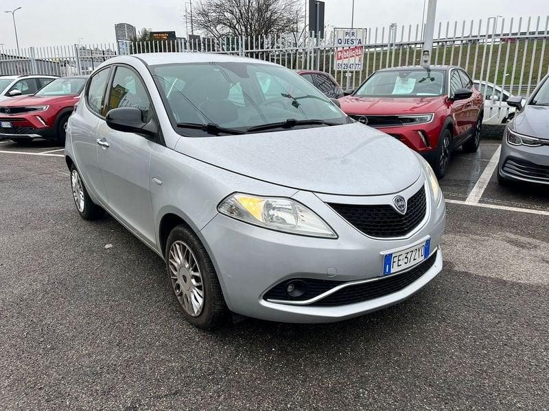 Lancia Ypsilon 1.2 69 CV 5 porte Gold