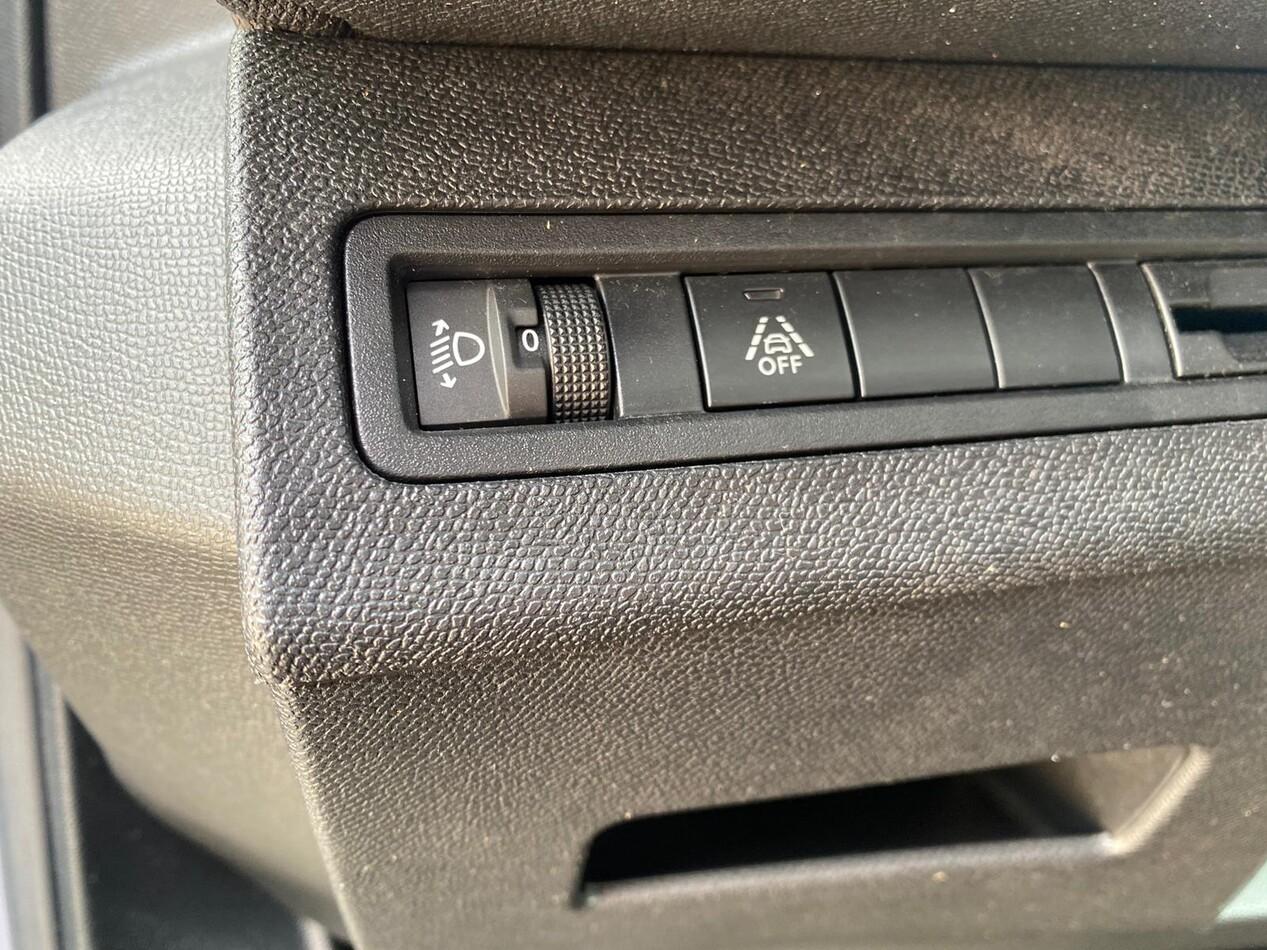 Peugeot 3008 II 1.5 bluehdi Active Business s&s 130cv eat8