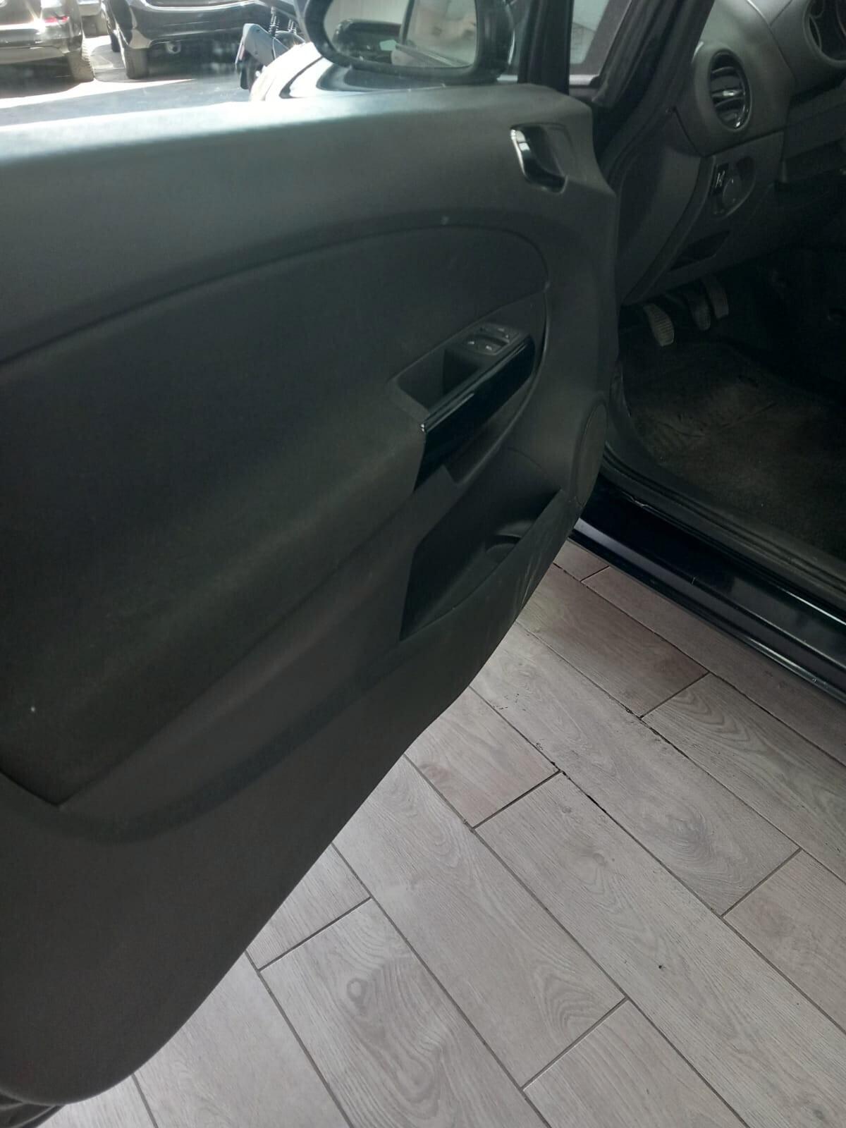 Opel Corsa 1.2 80CV 3 porte GPL-TECH Club
