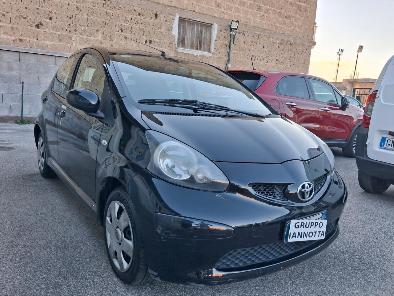 Toyota Aygo 1.0 12V VVT-i 5 porte Sol