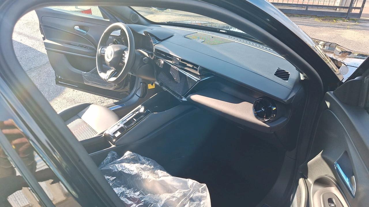 Alfa Romeo Altro JUNIOR SPECIALE 1.2 HYBRID 136 CV CON PACK TECHNO