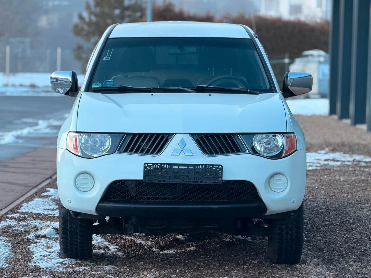 Mitsubishi L200 cabina doppia 4WD CLIMA