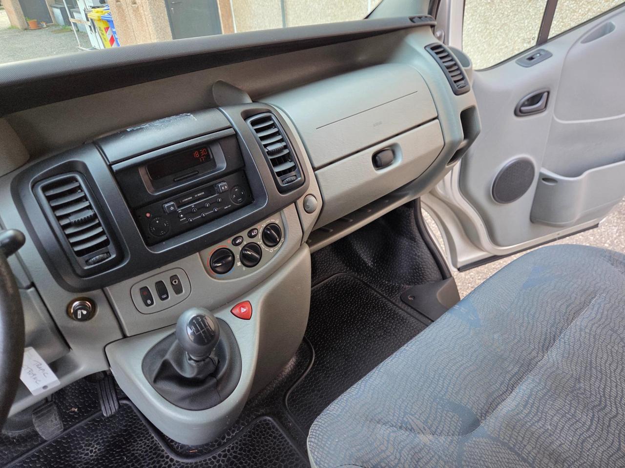 RENAULT Trafic T27 1.9 dci 100cv L1H1 6p.ti N1