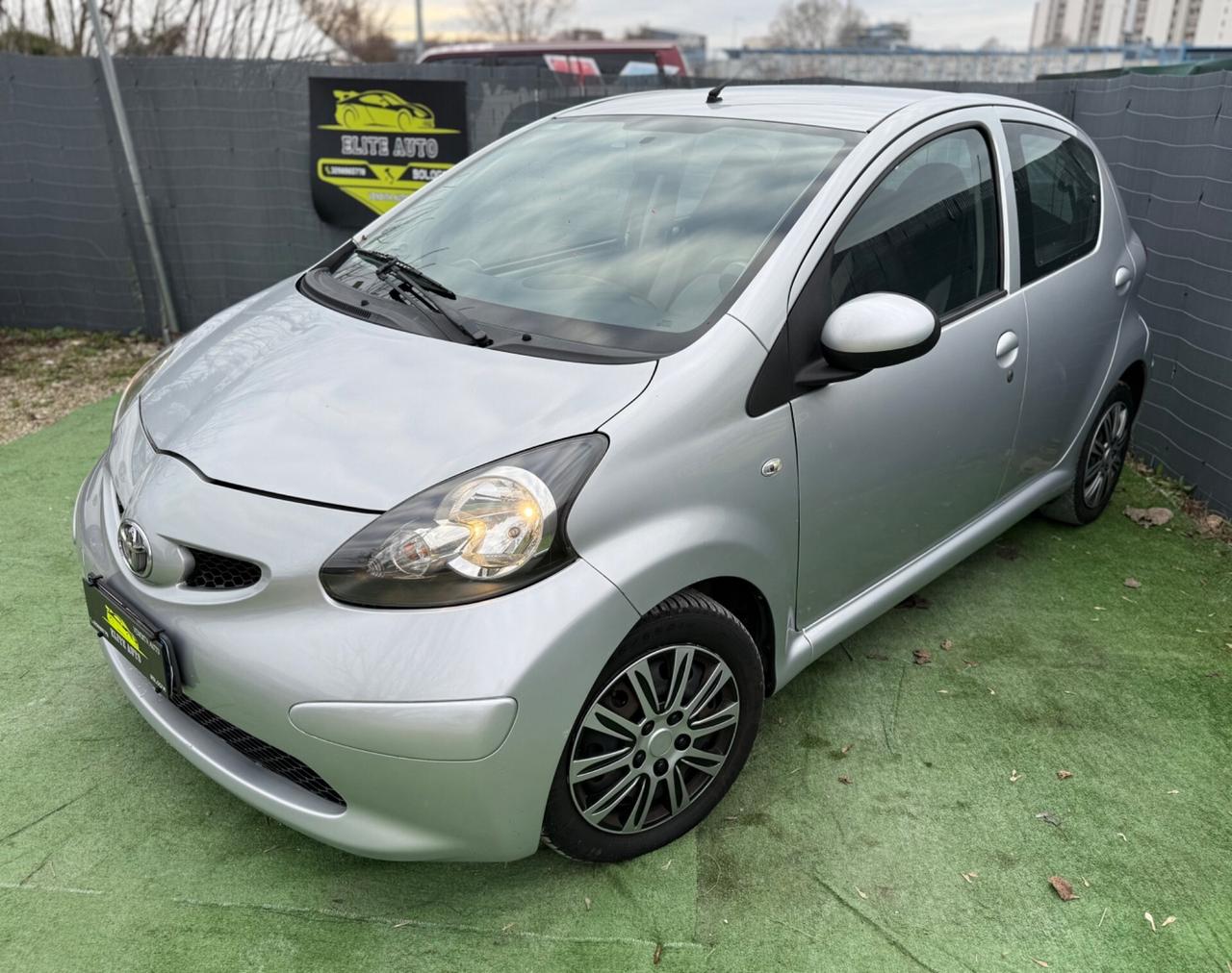 Toyota AYGO 1.0 BENZINA 5 PORTE UNICOPROPRIETARIO