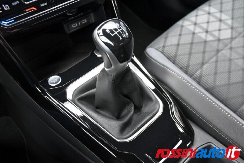 VOLKSWAGEN T-ROC 1.5 TSI 150 CV R-LINE + R18 TECH PACK I.Q LED