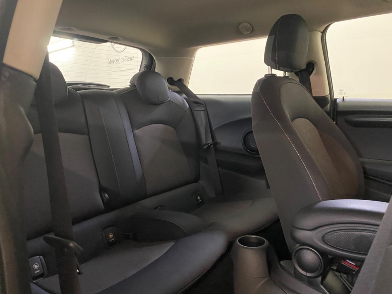 Mini Cooper D 1.5 Aut. 116cv Neopatentati