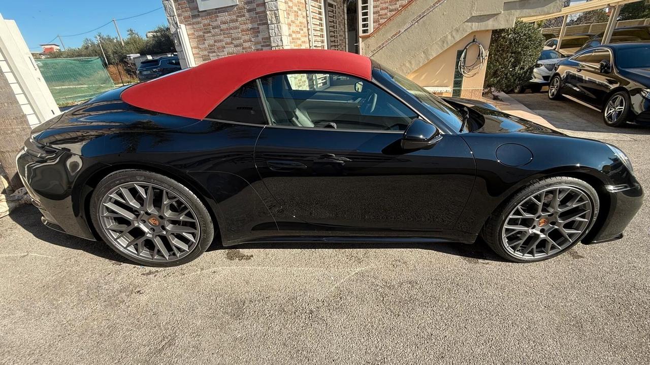 PORSCHE 911 CARRERA CABRIO 2025