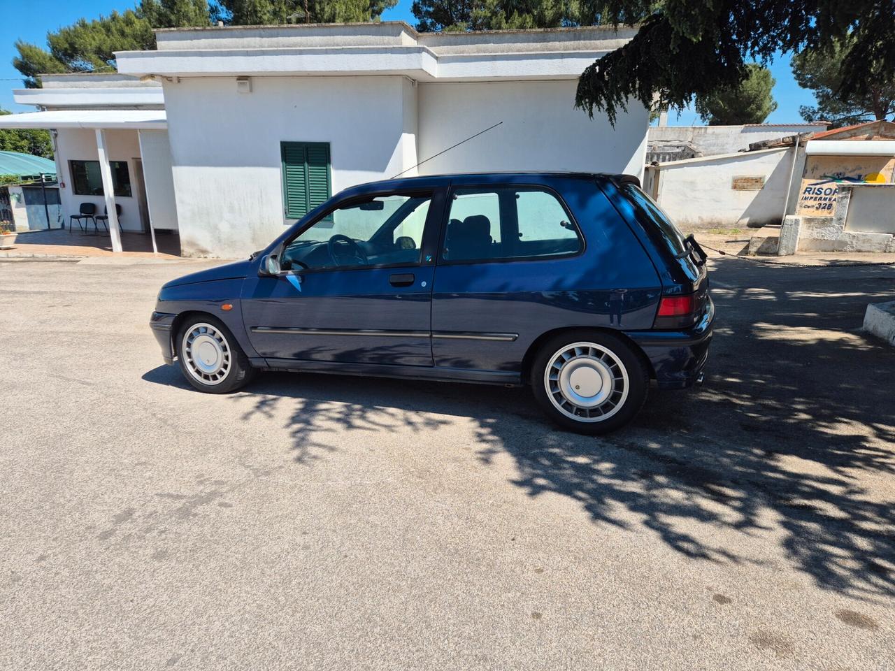 Renault Clio 1.8i 16V