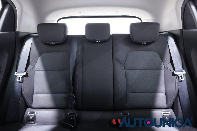 RENAULT Clio TCE 90 CV 5 PORTE EQUILIBRE NEOPATENTATI FARI LED