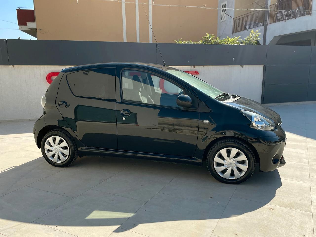 Toyota Aygo 1.0 12V VVT-i 5 porte Active Connect