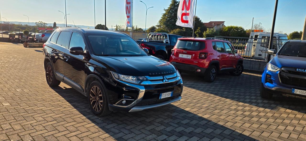 Mitsubishi Outlander 2.2 DI-D 4WD Intense
