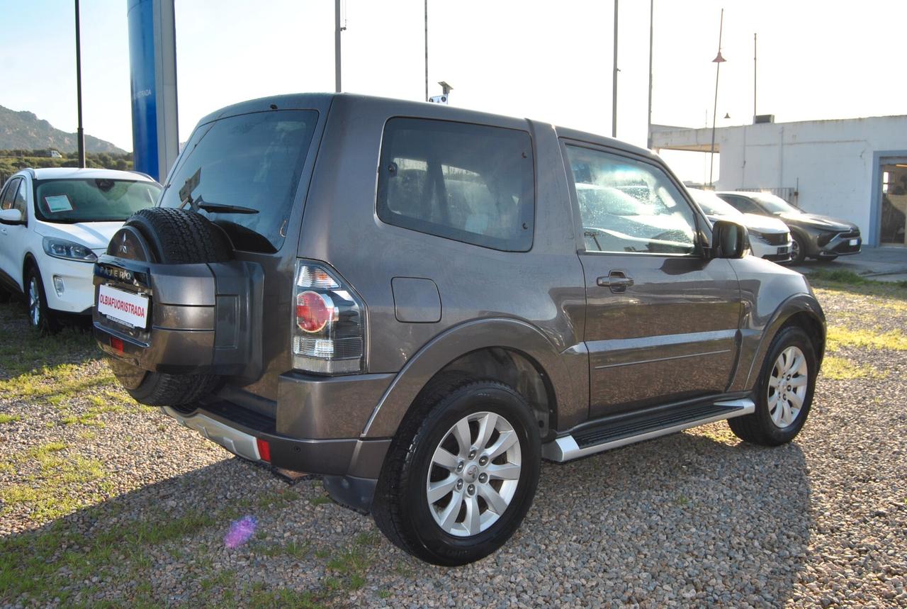 Mitsubishi Pajero 3.2 DI-D 16V 3p. Intense