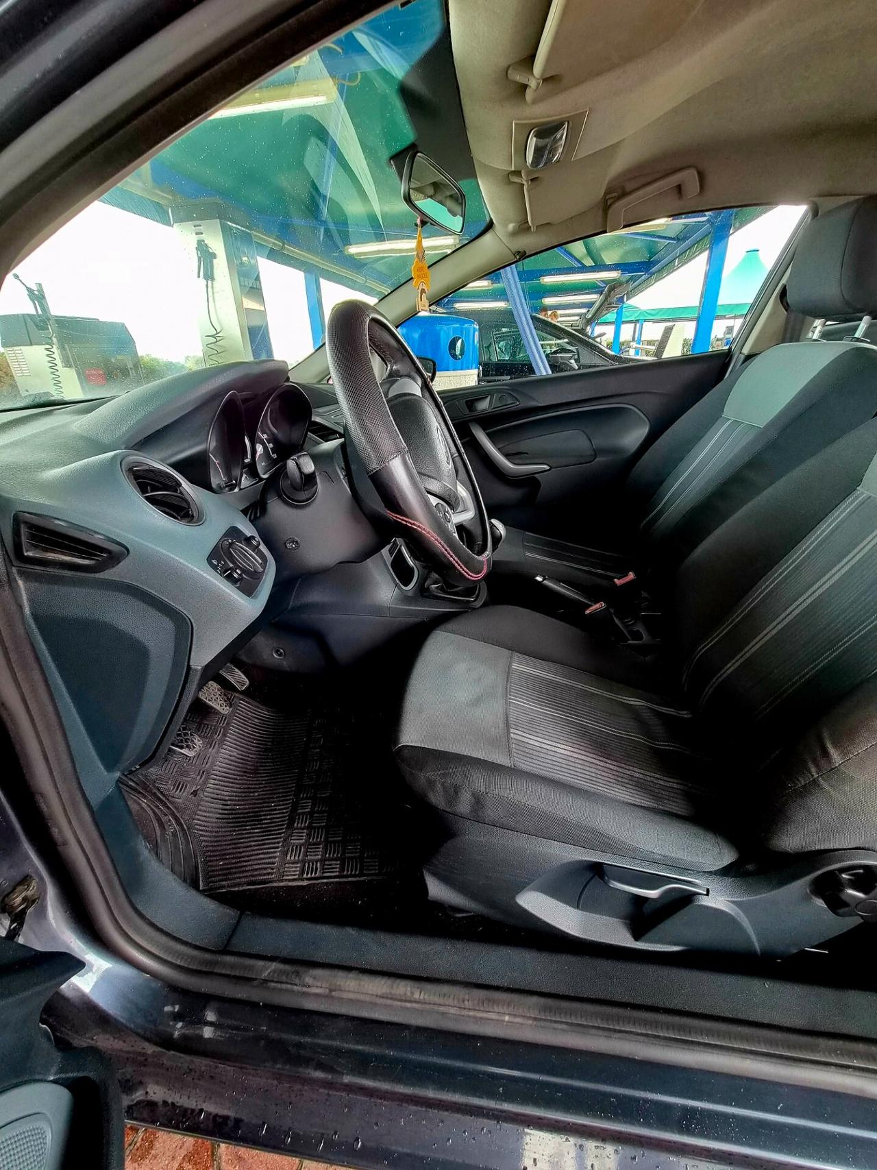 Ford Fiesta 1.4 3 porte Bz.- GPL Titanium
