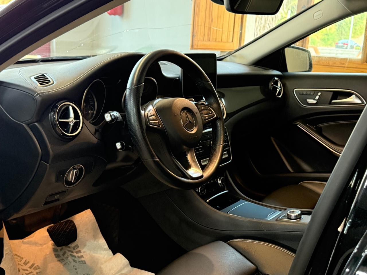 Mercedes-benz GLA 200 d Automatic Premium