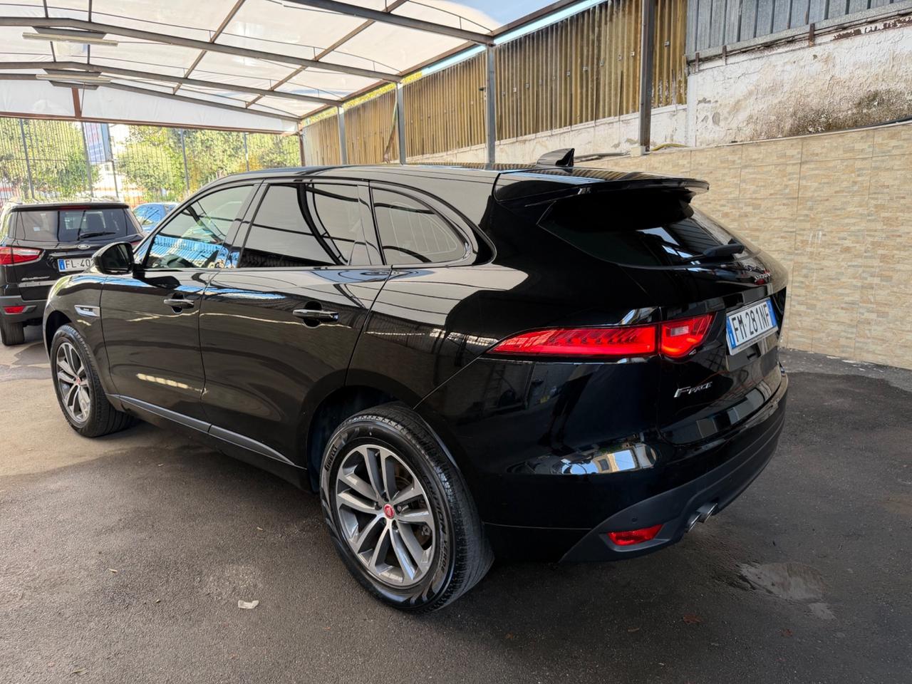 Jaguar F-Pace 2.0 D 180 CV AWD R-Sport