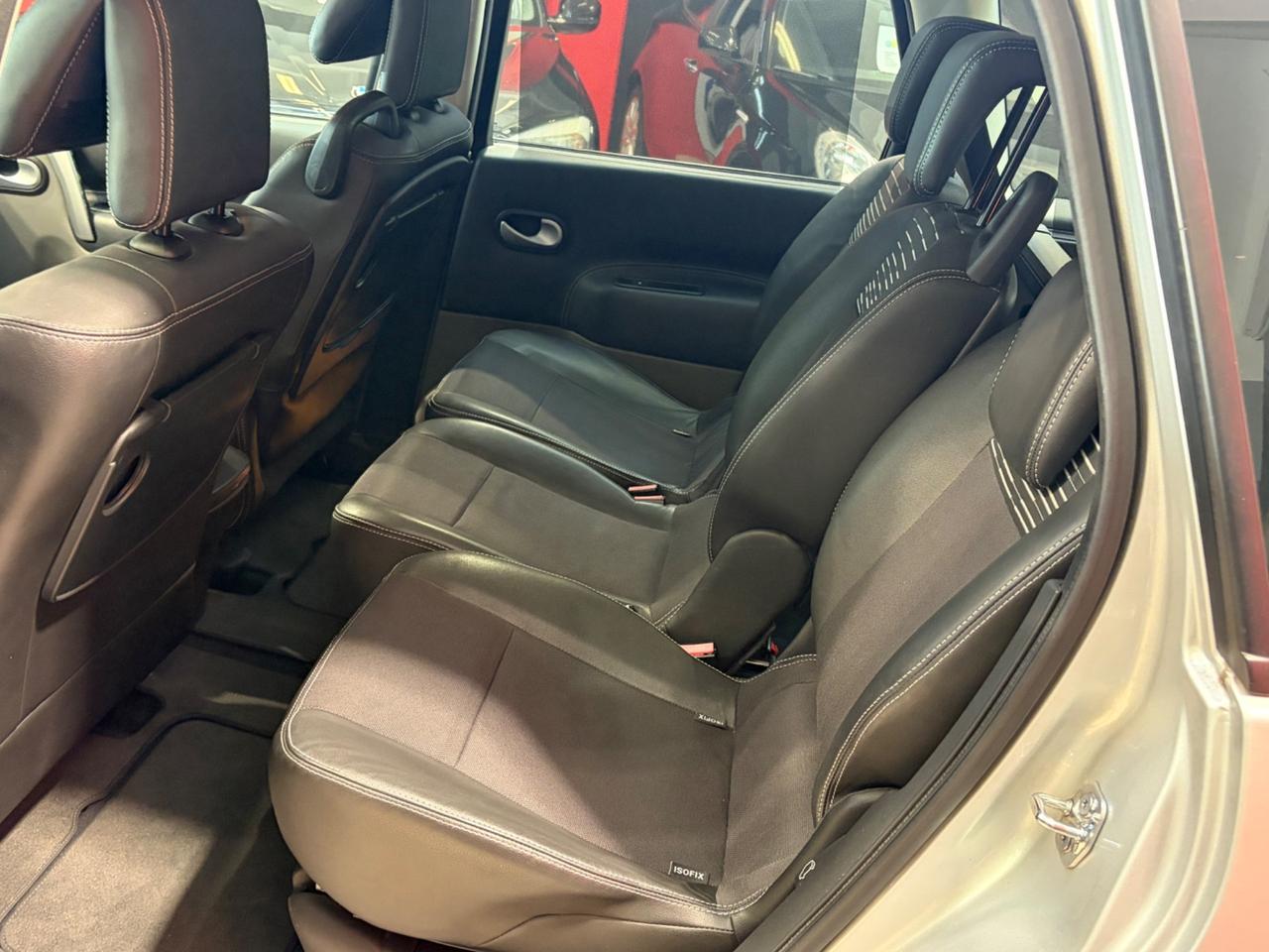 Renault Scenic Grand Scénic 1.9 dCi/130CV PlayStation Portable