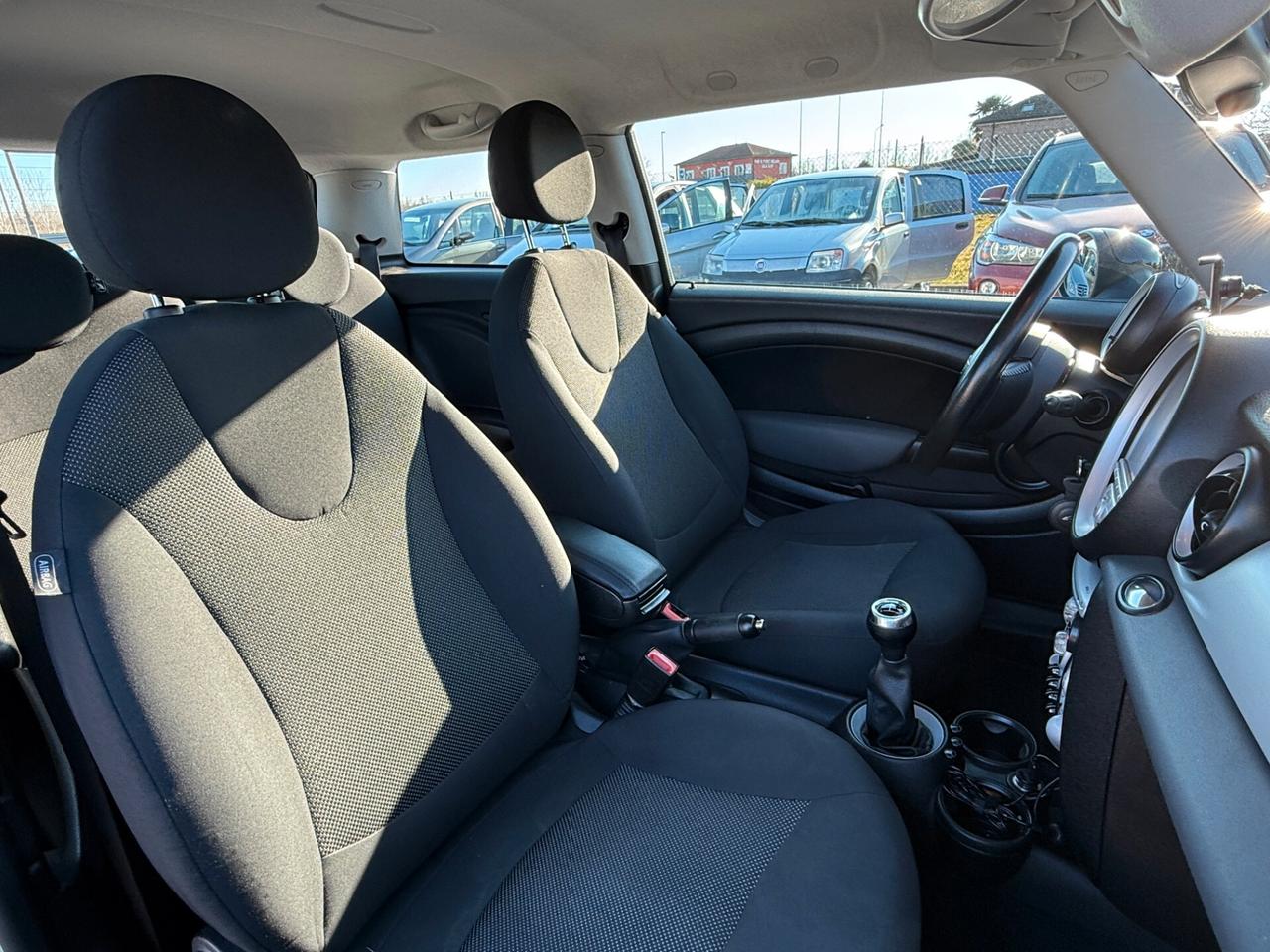 Mini 1.6 16V One (55kW)