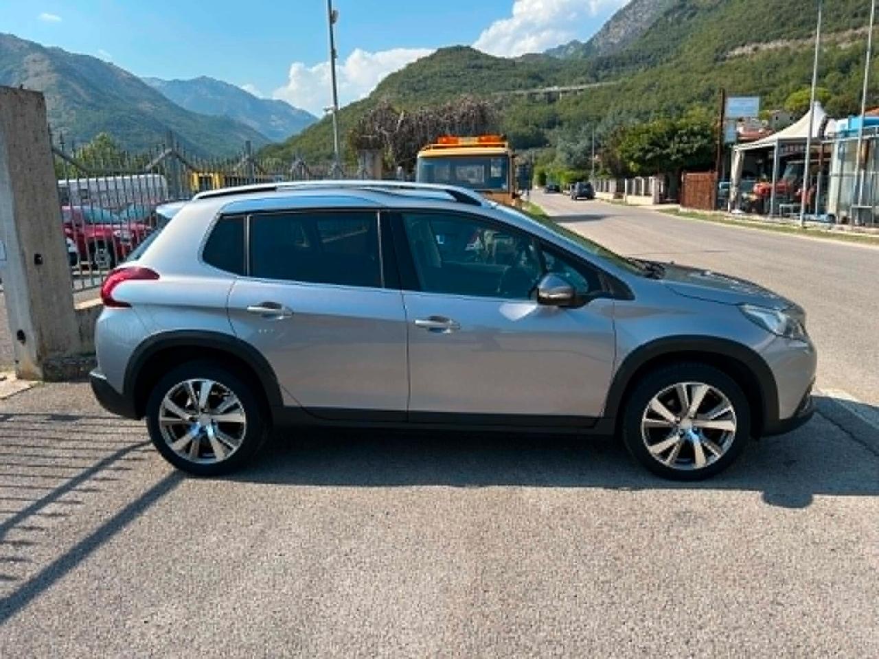 Peugeot 2008 BlueHDi 100 GT Line