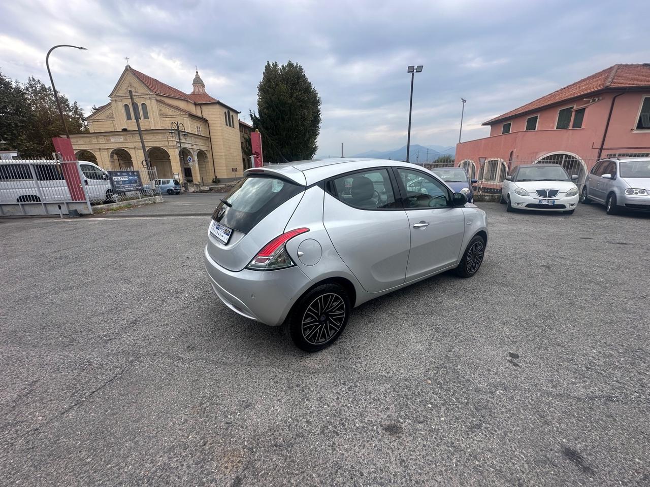 Lancia Ypsilon 1.2 69 CV 5 porte GPL Platinum