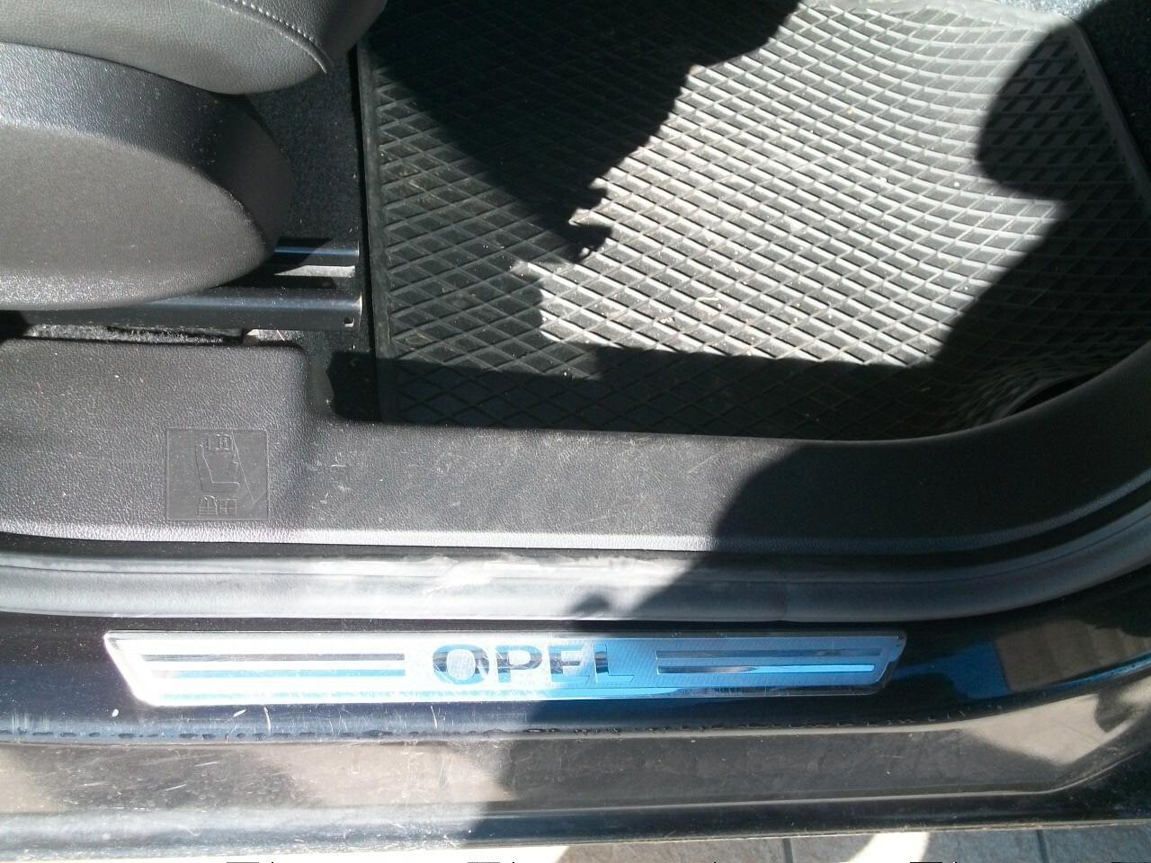 Opel Meriva 1.4 Turbo 120CV GPL Tech Cosmo si neopatentati garanzia un anno