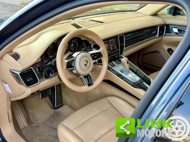 PORSCHE Panamera 4s