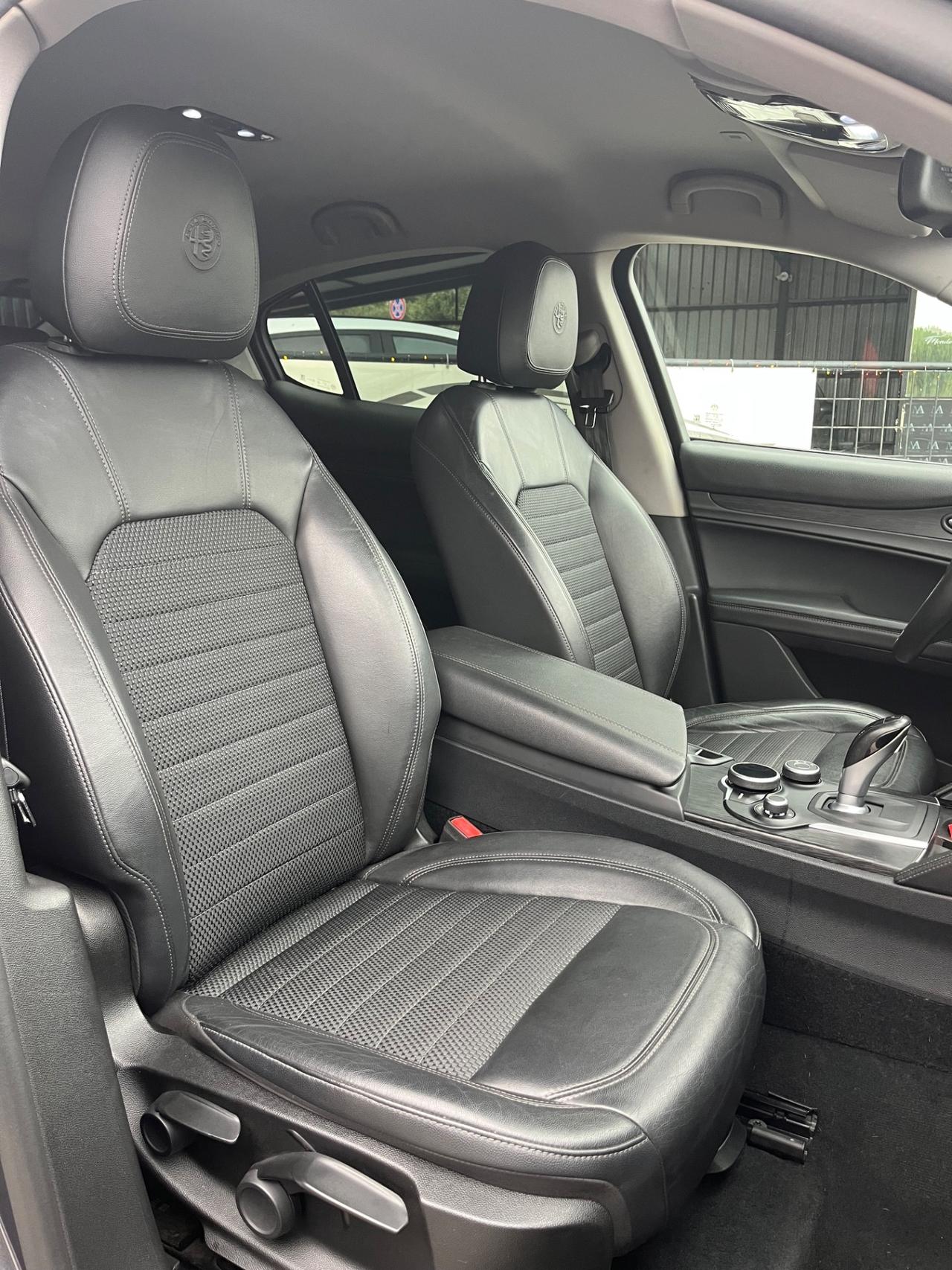 Alfa Romeo Stelvio 2.2 Turbodiesel 180 CV AT8 RWD Executive