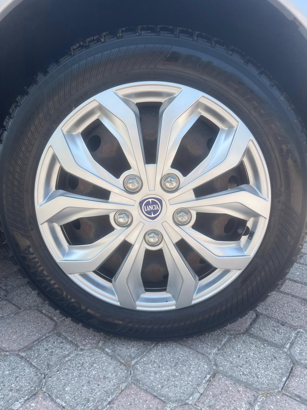 Lancia Ypsilon 1.4 Platino Ecochic GPL