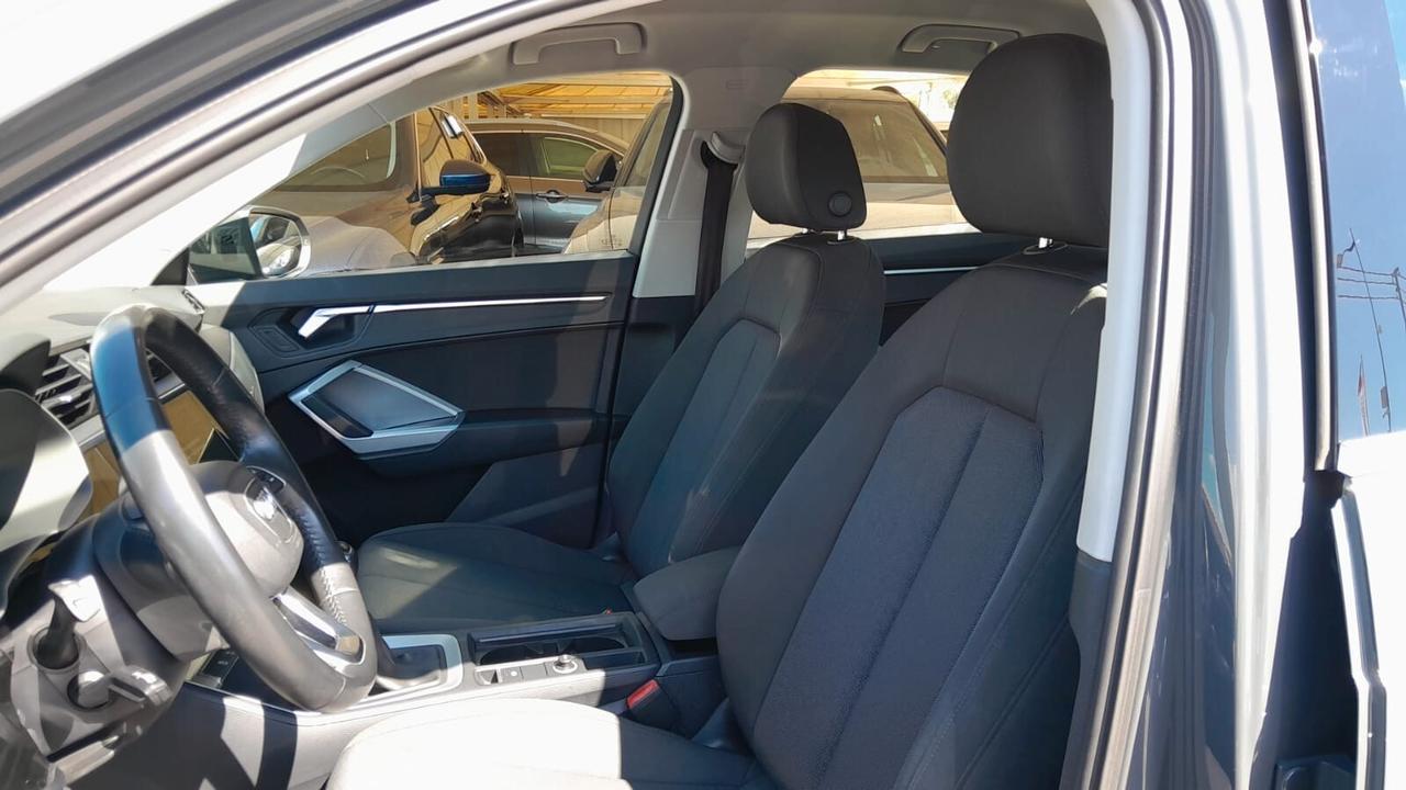 Audi Q3 35 TDI quattro Business Advanced