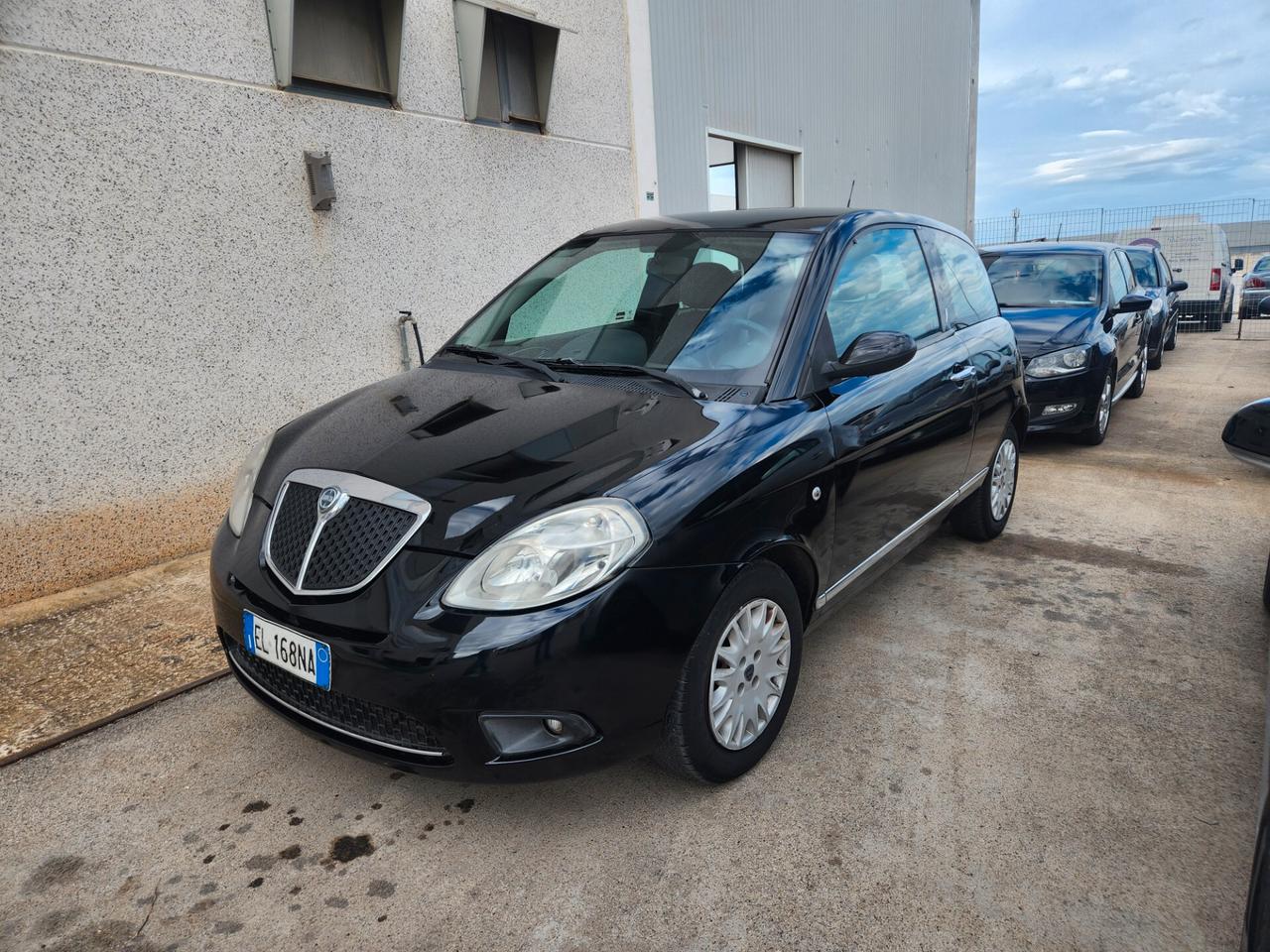 Lancia Ypsilon 1.2 Platino X NEOPATENTATI