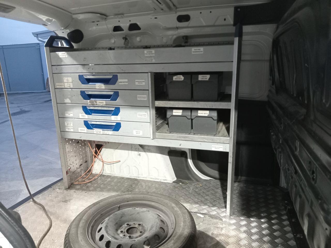 Doblò 1.6 MJT 105CV Lamierato SX 3 Posti CON ATTREZZATURA