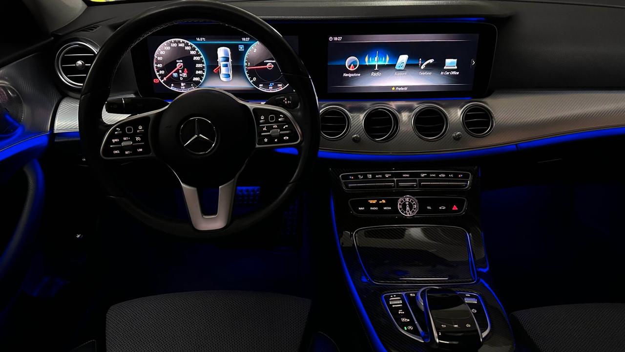 Mercedes-benz E 220 d 4Matic Auto Premium Plus AMG Line
