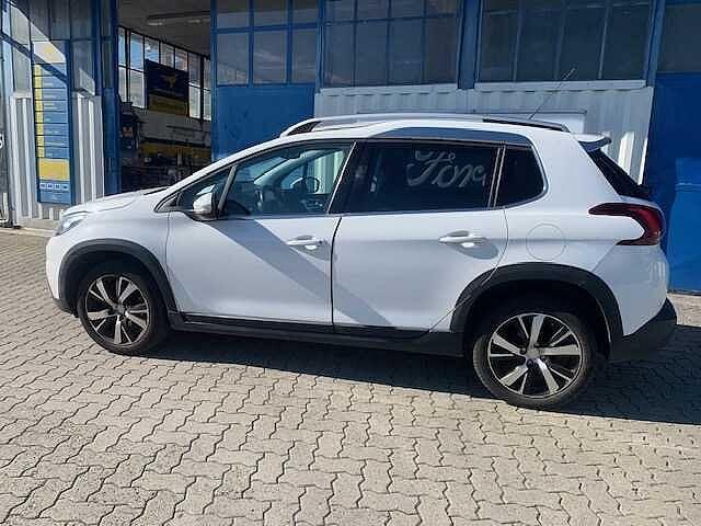 Peugeot 2008 BlueHDi 100 Allure